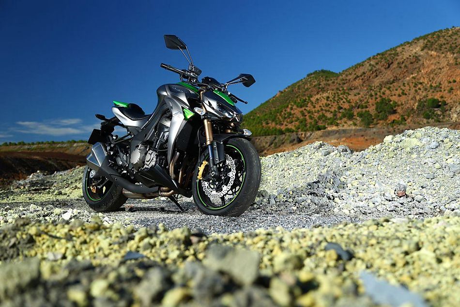 2014款川崎z1000重型肌肉街车高清图赏