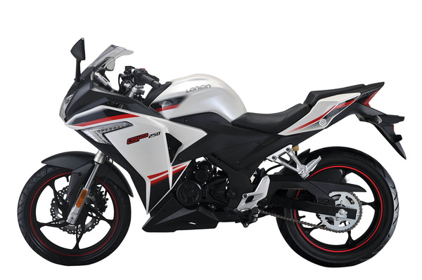 隆鑫摩托 03 极致驾驭炫酷来袭,2015隆鑫gp升级版lx250gs-2全电喷