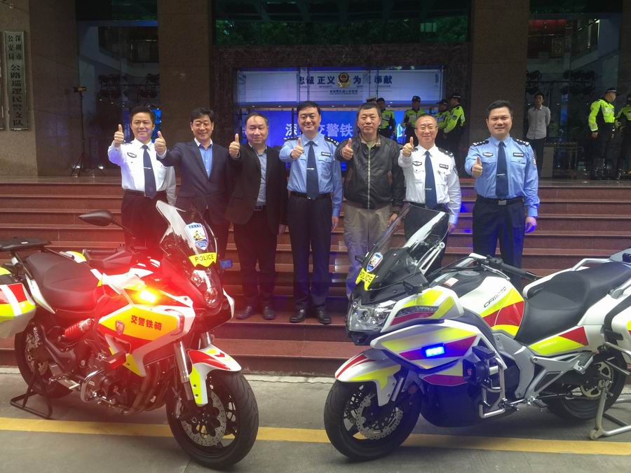 钱江春风向深圳交警铁骑队交付140辆警车 - 钱江摩托